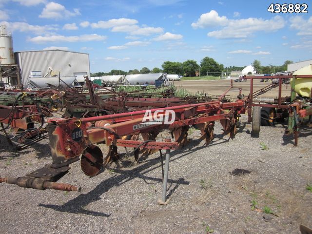 Used Massey Ferguson 880 Plow | AgDealer