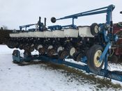 Image for article Used Kinze 3400 Planter