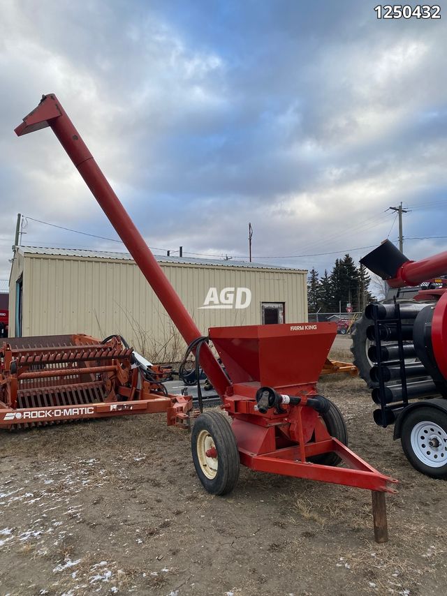 Used 2004 Buhler Farm King Y180