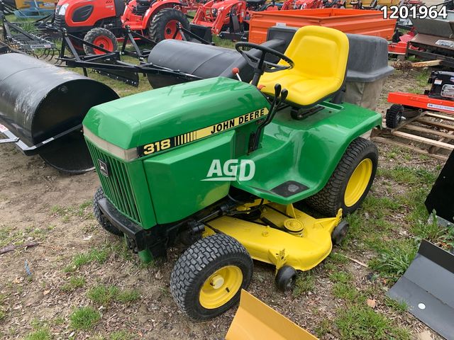 Used John Deere 318 Lawn Tractor | AgDealer