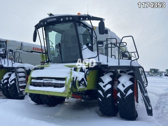 Used 2020 Claas Lexion 8800 Combine Agdealer