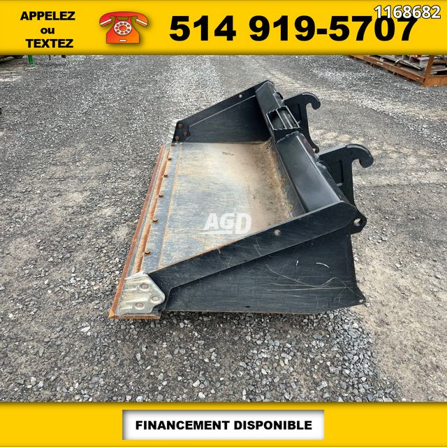 Used 2022 Kubota 72'' Bucket AgDealer