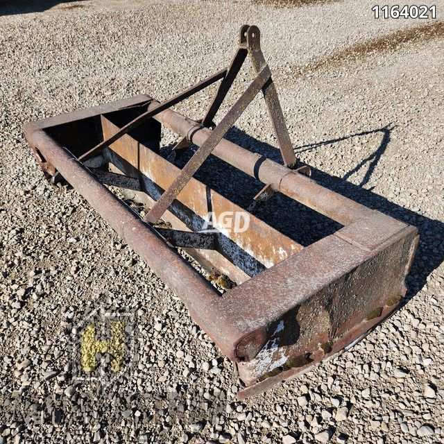 Used ***MANUFACTURER NOT SPECIFIED*** 86 inch 3 Point Hitch Box Blade