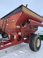 Image for article Used Brent 472 Grain Cart
