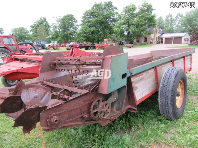 Used New Idea 215 Manure Spreader AgDealer   10763088 