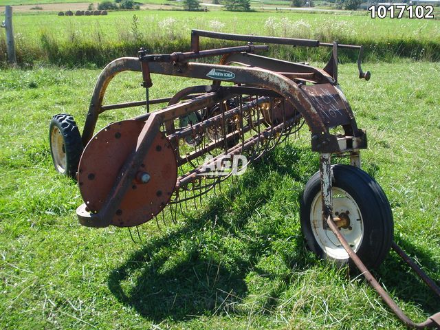 Used New Idea 402 Rake | AgDealer