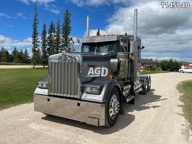 Used 2006 Kenworth W900L Semi-Truck | AgDealer