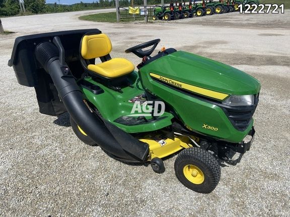 Used 2014 John Deere X300 Lawn Tractor | AgDealer