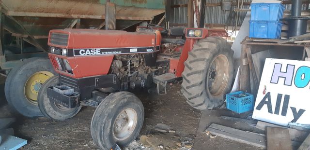 1987 Case IH 685 Tractor