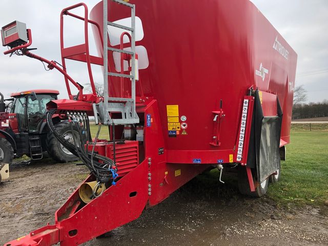 2018 Trioliet 3200 ZKT TMR Mixer