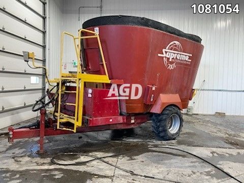 Used Supreme 700T Feed Wagon | AgDealer