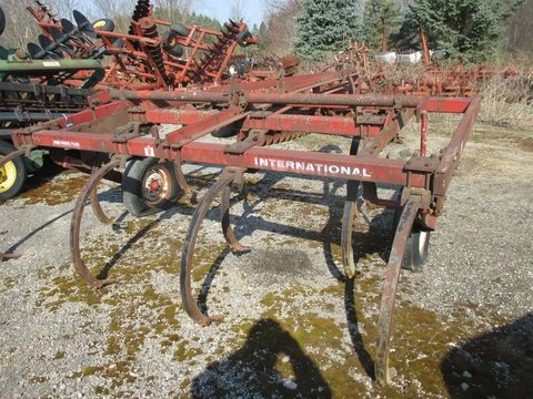 Main image for Used International Harvester 5500 Chisel Plow