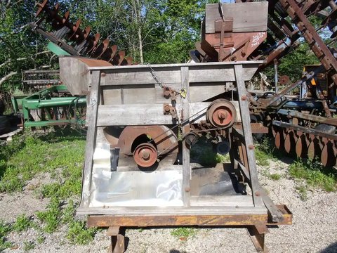 Main image for Used Clipper 27 Seed Treater