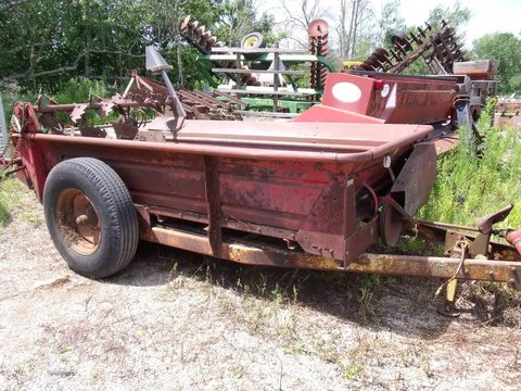 Main image for Used New Holland 512 Manure Spreader