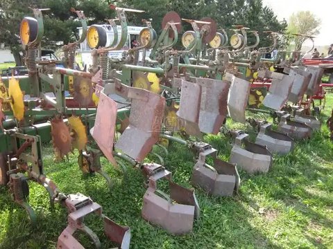 Main image for Used John Deere 85 Cultivator