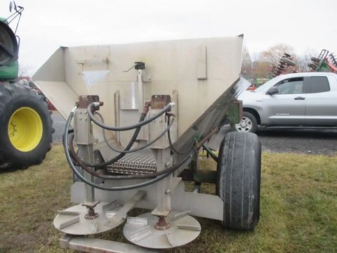 Main image for Used Coni-Bear Spreader - Fertilizer