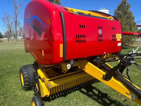 Main image for New 2022 New Holland ROLL-BELT 450 Round Baler
