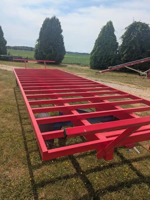 Main image for New 2025 Creekbank Welding 25FT Bale Wagon