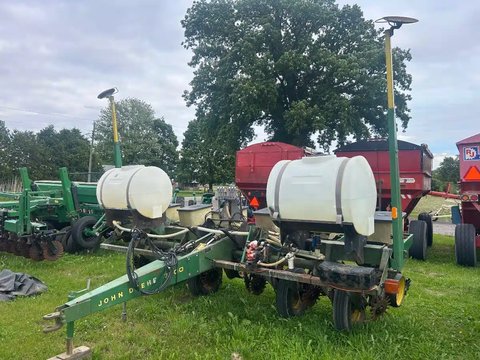 Main image for Used John Deere 7000 Planter