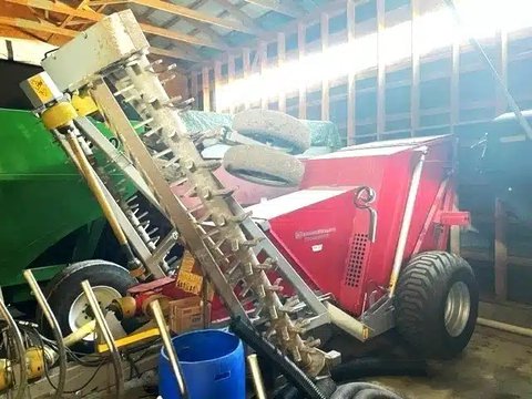 Main image for Used 2012 Kongskilde STONEBEAR SB5200 Rock Picker