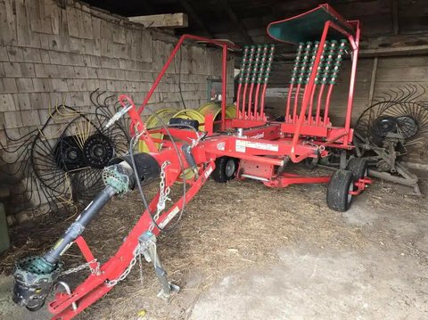 Main image for Used 2018 Kverneland 9442 T Rake