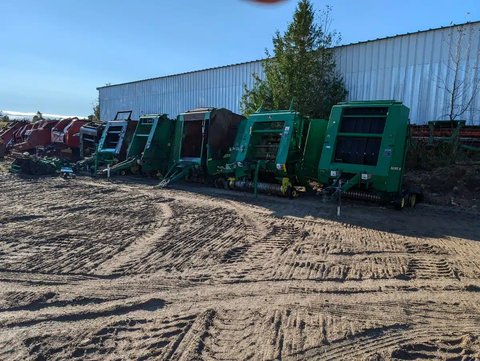 Main image for Used Gehl-NH-JD Round Baler