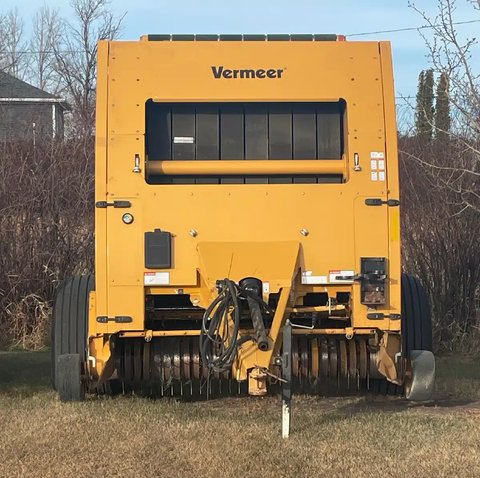 Main image for Used 2015 Vermeer 605N Round Baler
