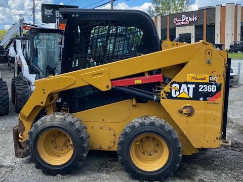 Main image for Used 2017 Caterpillar 236D Skid Steer