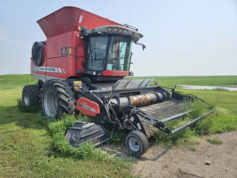 Main image for Used 2008 Massey Ferguson 9895 Combine