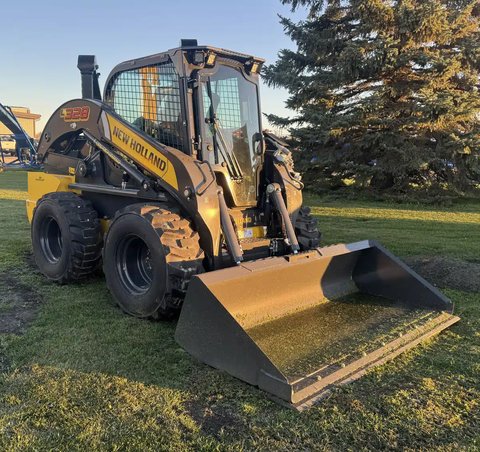 Main image for New 2025 New Holland L328 Skid Steer