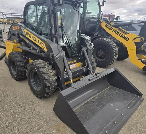 Main image for New 2025 New Holland L320 Skid Steer