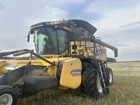 Main image for Used 2012 New Holland CX8080 Combine