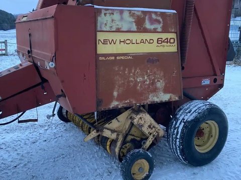 Main image for Used New Holland 640 Round Baler