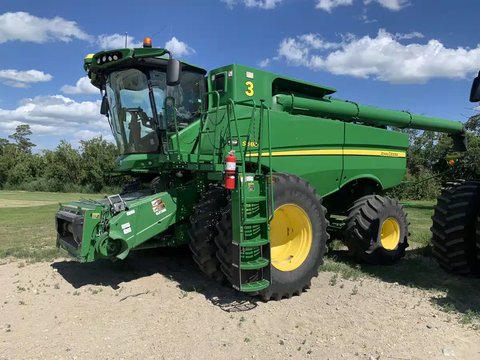 Main image for Used 2017 John Deere S680 Combine