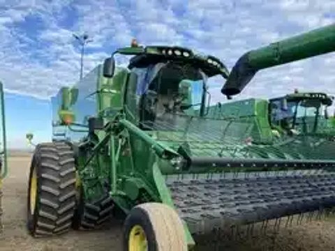 Main image for Used 2016 John Deere S690 Combine