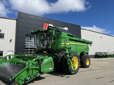 Main image for Used 2022 John Deere X9 1000 Combine