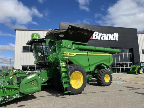 Main image for Used 2022 John Deere X9 1000 Combine