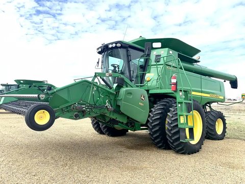 Main image for Used 2007 John Deere 9860 STS Combine