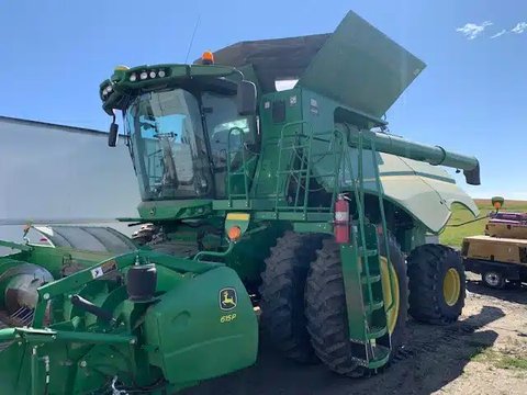 Main image for Used 2012 John Deere S670 Combine