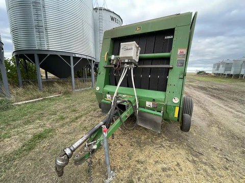Main image for Used 1998 John Deere 566 Round Baler