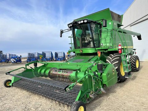Main image for Used 2009 John Deere T670 Combine