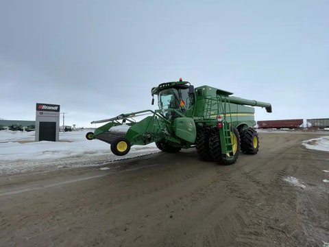 Main image for Used 2013 John Deere S670 Combine