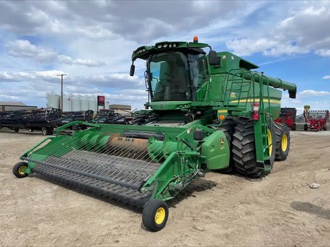 Main image for Used 2013 John Deere S680 Combine