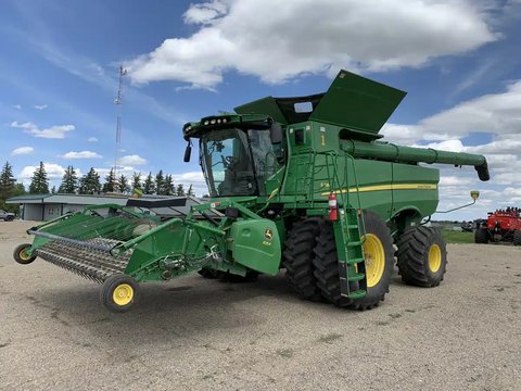 Main image for Used 2021 John Deere S780 Combine