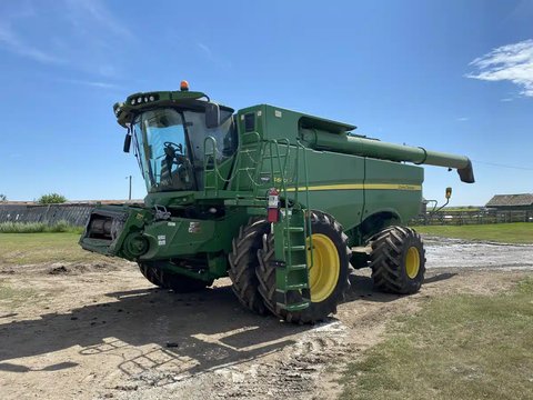 Main image for Used 2013 John Deere S680 Combine