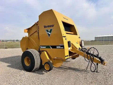 Main image for Used 2021 Vermeer 605N Round Baler