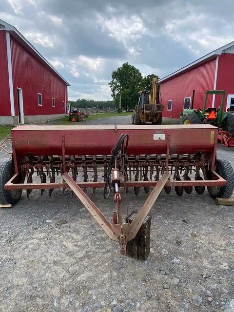 Main image for Used Massey Ferguson 33 Drill