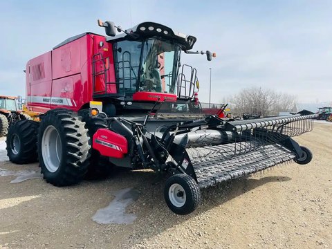 Main image for Used 2015 Massey Ferguson 9565 Combine