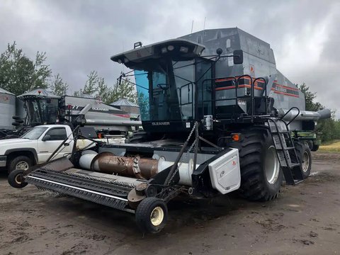 Main image for Used 1995 Gleaner R72 Combine