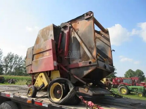 Main image for Used New Holland 644 Round Baler